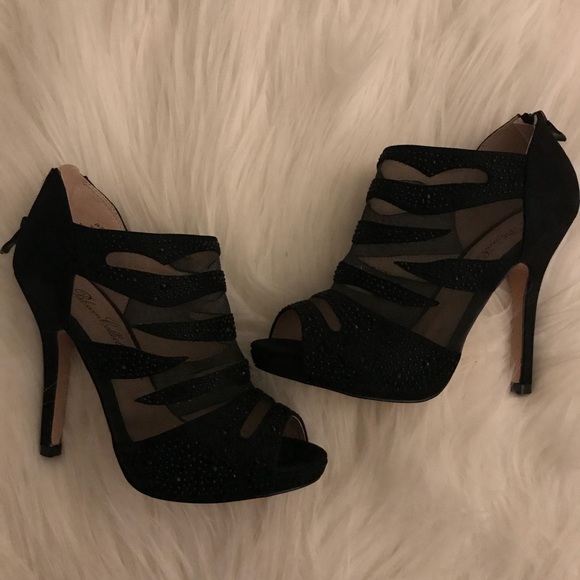 Heels - Picture 3 of 8